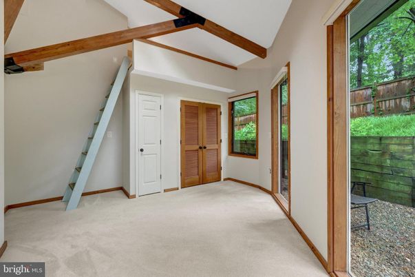 Empty room, Interior, Wooden Beams