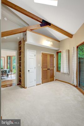 Empty room, Interior, Wooden Beams