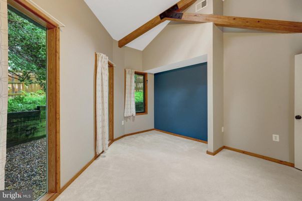 Empty room, Interior, Wooden Beams