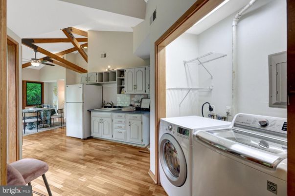 Interior, Washer, Wood Texture Flooring