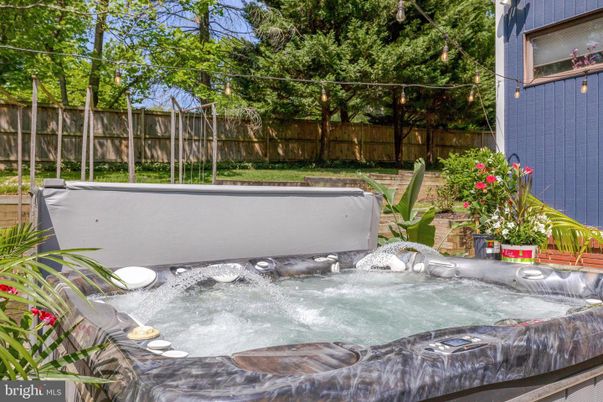 Exterior, Hot Tub