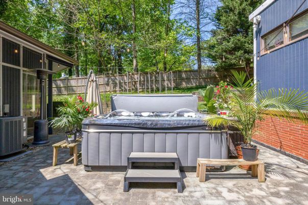 Exterior, Hot Tub