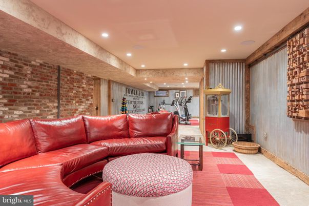 Fitness Equipment, Interior, Living room, Recessed Lighting, Stone Walls