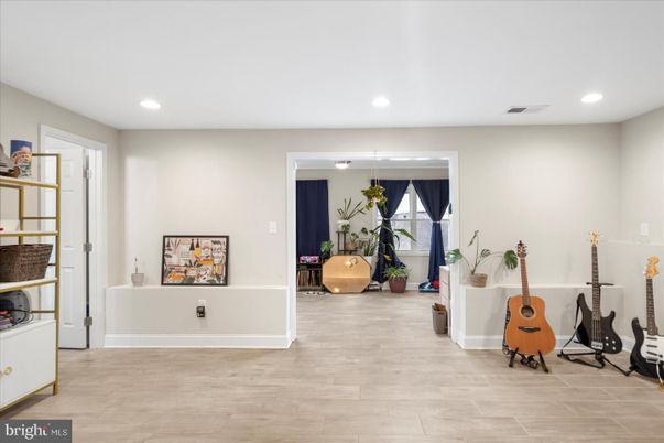 Interior, Piano, Recessed Lighting, Wood Texture Flooring