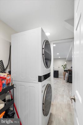 Interior, Recessed Lighting, Utility Closets, Washer, Wood Texture Flooring