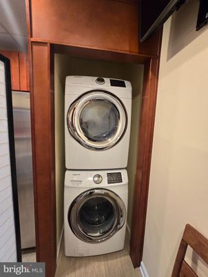 Interior, Utility Closets, Washer, Wood Texture Flooring
