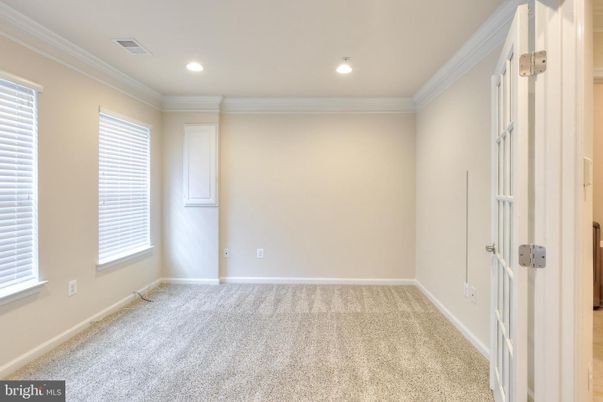 Empty room, Interior, Recessed Lighting