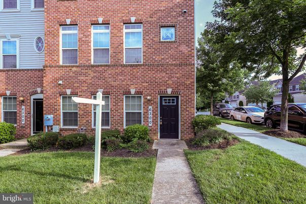Exterior, Facade, Brick Facade, Rowhouse