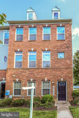 Exterior, Facade, Brick Facade, Georgian