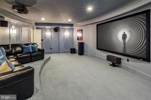 Interior, Projection Screen, Recessed Lighting, Theatre Room