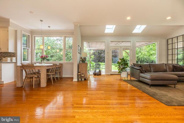 Dining room, Interior, Living room, Pendant Lights, Recessed Lighting, Wood Texture Flooring