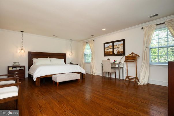 Bedroom, Interior, Pendant Lights, Recessed Lighting, Wood Texture Flooring