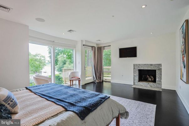 Bedroom, Fireplace, Interior, Recessed Lighting, Wood Texture Flooring
