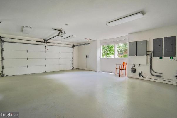 Garage, Interior
