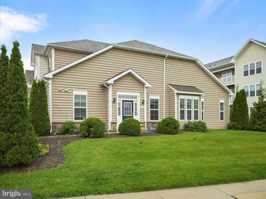 Exterior, Facade, American Craftsman