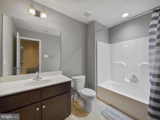 Bathroom, Interior, Recessed Lighting