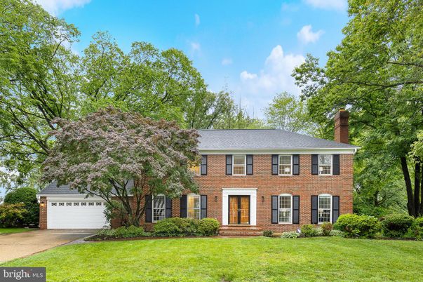 Backyard, Detached Garage, Exterior, Facade, Brick Facade, Georgian