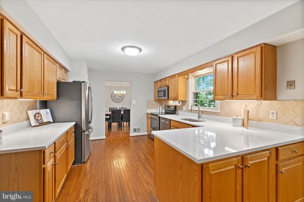 Chandelier, Dining room, Interior, Kitchen, Wood Texture Flooring