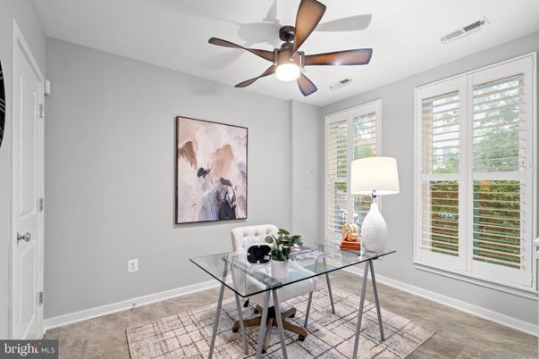 Home Office, Interior