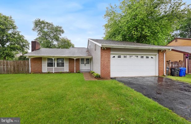 Attached, Exterior, Facade, Brick Facade, Ranch