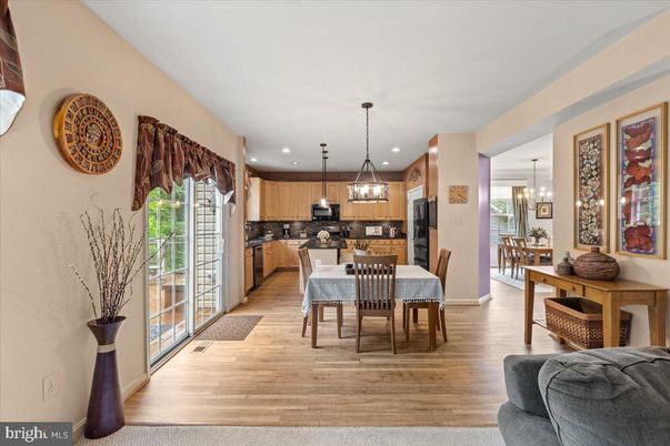 Chandelier, Dining room, Interior, Kitchen, Pendant Lights, Recessed Lighting, Wood Texture Flooring