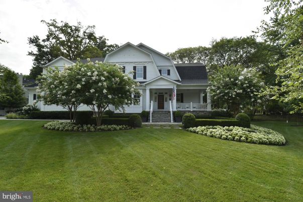 Backyard, Exterior, Facade, Farmhouse