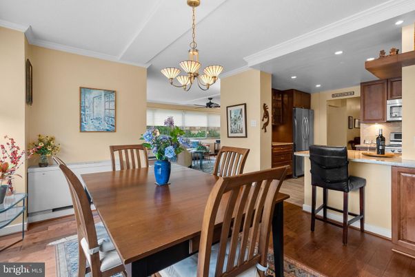Chandelier, Dining room, Interior, Kitchen, Recessed Lighting, Wood Texture Flooring