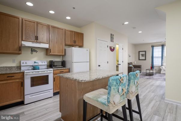 Interior, Kitchen, Living room, Recessed Lighting, Wood Texture Flooring