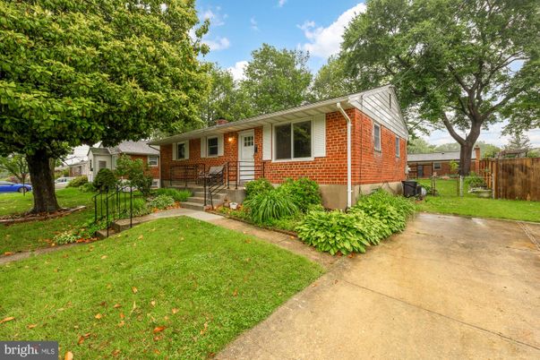 Exterior, Facade, Brick Facade, Raised Ranch