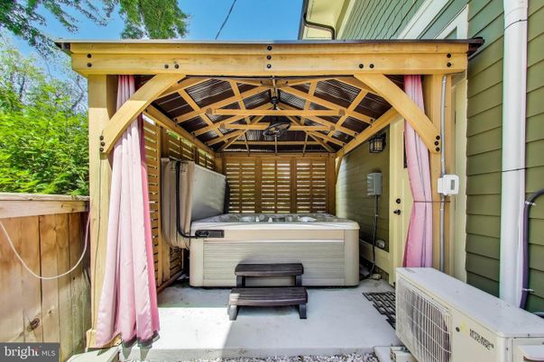 Exterior, Hot Tub