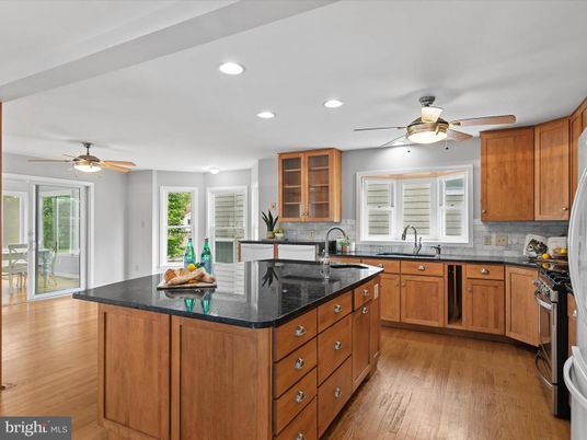 Dining room, Interior, Kitchen, Recessed Lighting, Wood Texture Flooring