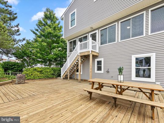 Exterior, Wood Texture Flooring