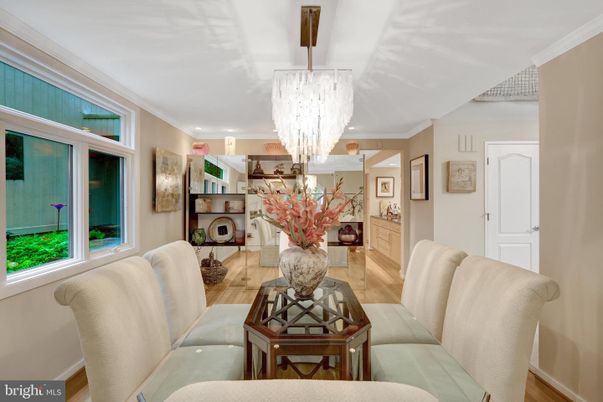 Chandelier, Dining room, Interior, Recessed Lighting, Wood Texture Flooring