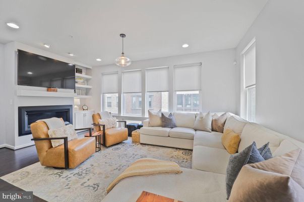 Fireplace, Interior, Living room, Pendant Lights, Recessed Lighting, Wood Texture Flooring