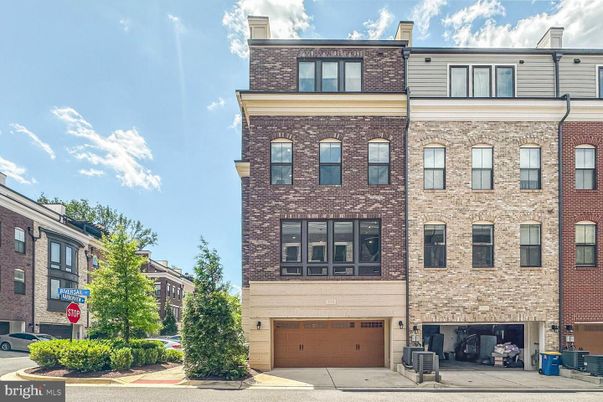 Attached, Exterior, Facade, Brick Facade, Rowhouse