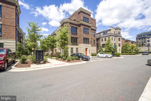 Exterior, Facade, Brick Facade, Rowhouse