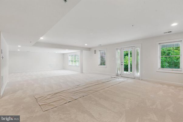Empty room, Interior, Recessed Lighting