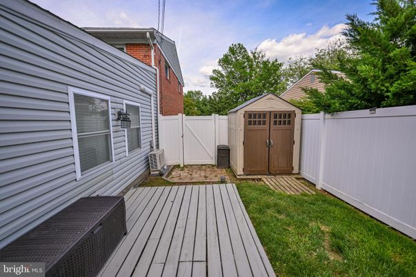 Backyard, Exterior