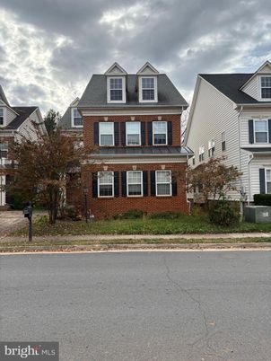 Exterior, Facade, Brick Facade, Georgian