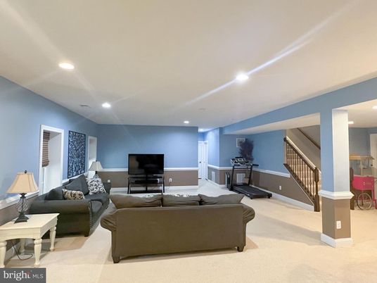 Fitness Equipment, Interior, Living room, Recessed Lighting