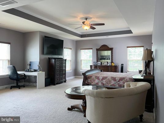 Home Office, Interior