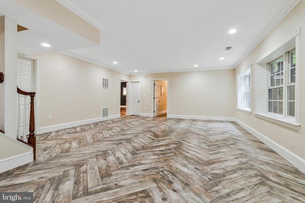 Empty room, Interior, Recessed Lighting, Wood Texture Flooring