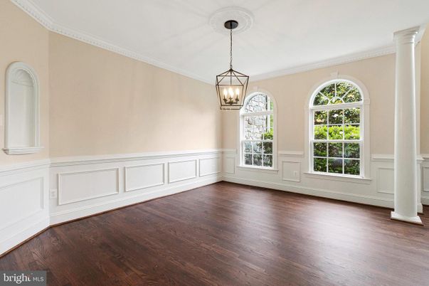 Empty room, Interior, Pendant Lights, Wood Texture Flooring