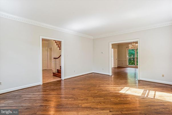 Chandelier, Empty room, Interior, Wood Texture Flooring