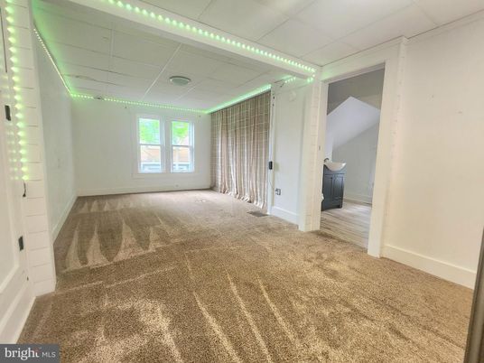 Empty room, Interior, Recessed Lighting