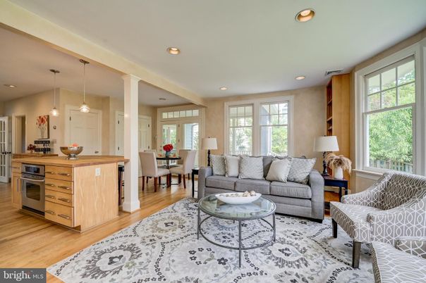 Dining room, Interior, Kitchen, Living room, Pendant Lights, Recessed Lighting, Stainless Steel Appliances, Wood Texture Flooring