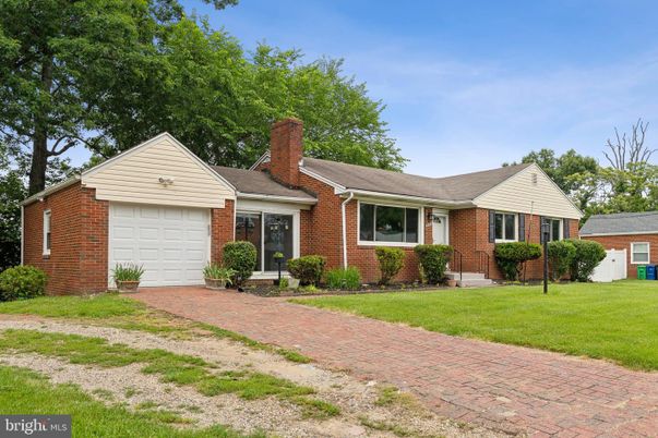 Attached, Exterior, Facade, Brick Facade, Ranch