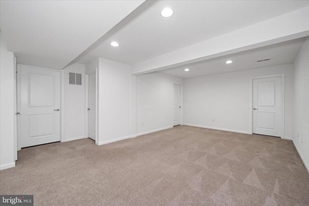 Empty room, Interior, Recessed Lighting