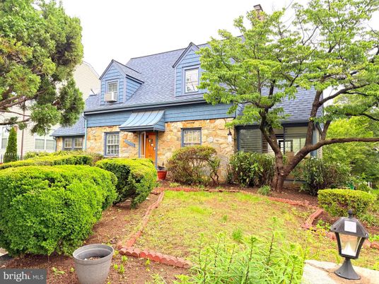 Exterior, Facade, Brick Facade, Cape Cod