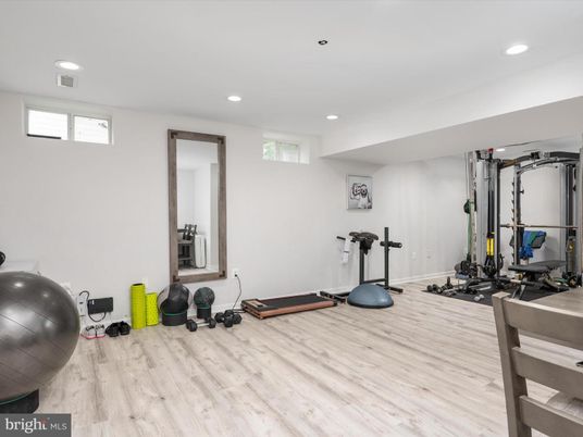 Fitness Equipment, Interior, Recessed Lighting, Wood Texture Flooring